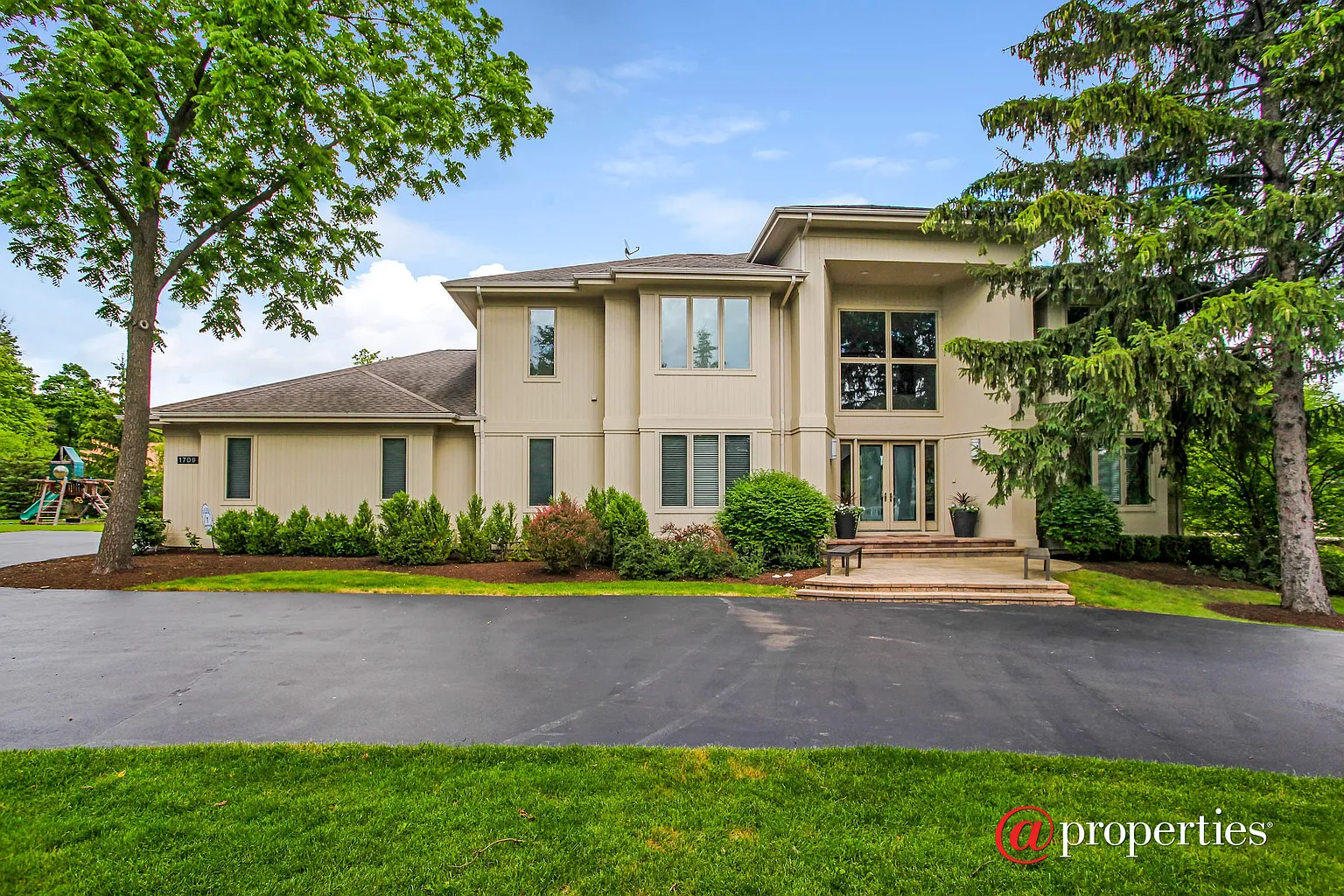 1709 Ryders Ln photo 1