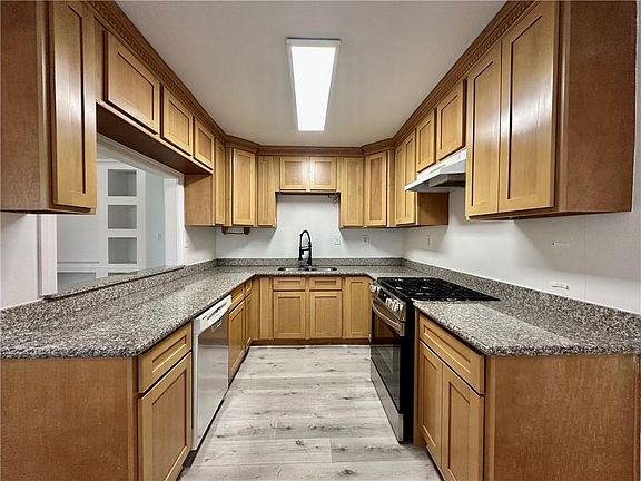 4th image of 931 Hailey Ave