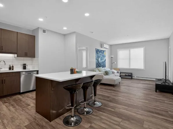 55 NE Wolf Hollow Cres SE #301, Calgary, AB T2X 1T8