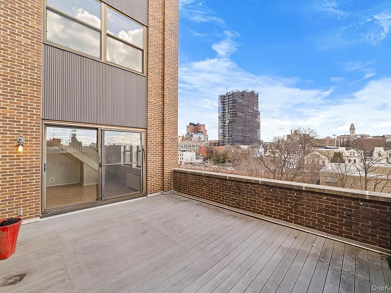 23 Water Grant St #8G — Photo 9