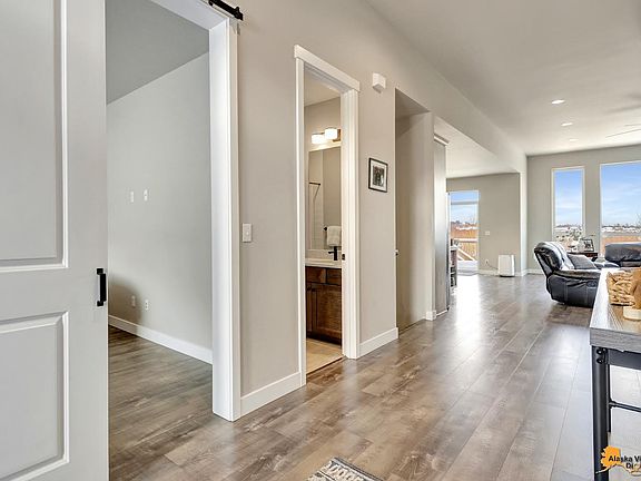 5th image of 6055 Heather Wood Cir
