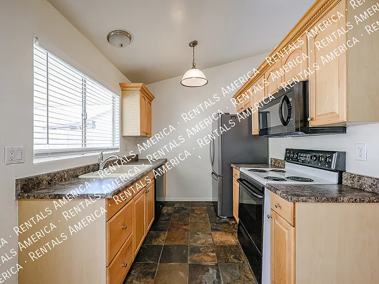 2834 E Isabella Ave — Photo 12