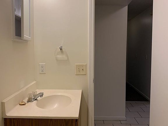 4th image of 2956 Vineland Ave SE