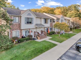 27715 Harrison Woods Ln, Harrison Township, MI 48045