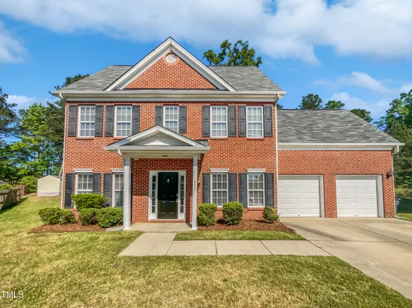 809 Pyracantha Dr, Holly Springs, NC 27540