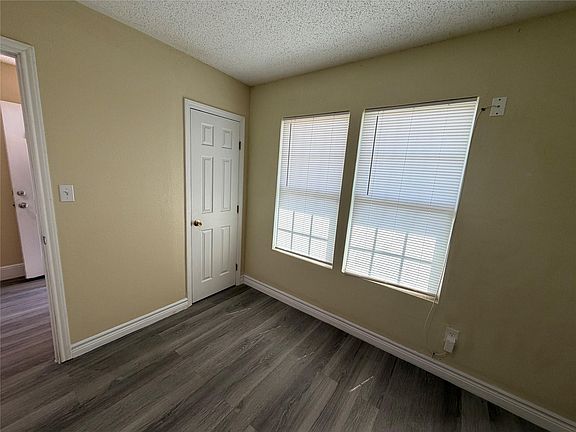 3rd image of 2501 Maple St
