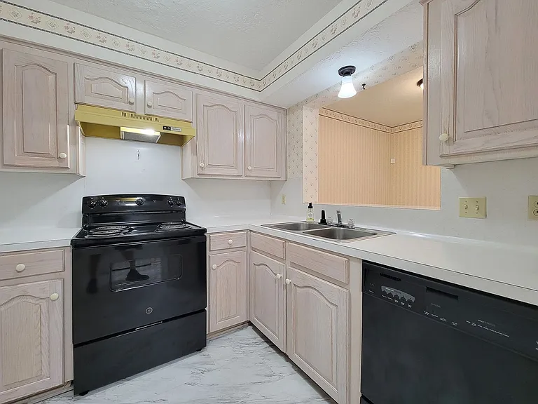 1815 Country Village Blvd — Photo 5