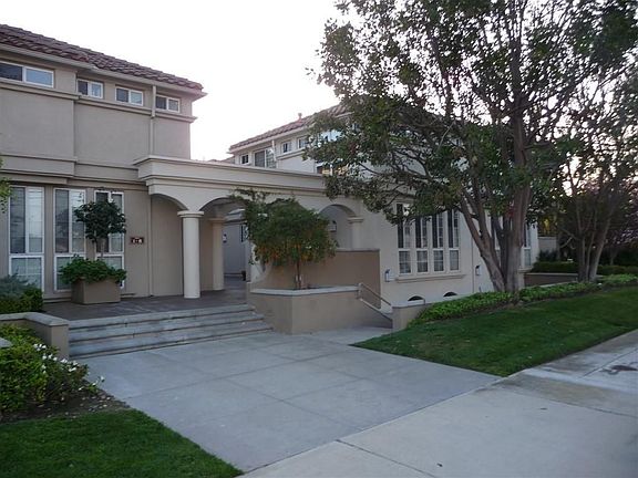 2nd image of 2101 E 15th St APT 2