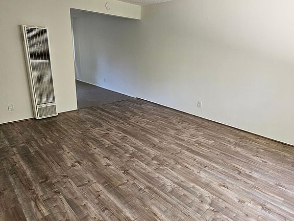4th image of 284 Mariposa Ave