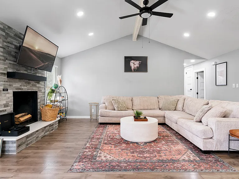 5005 Parell Path — Photo 15