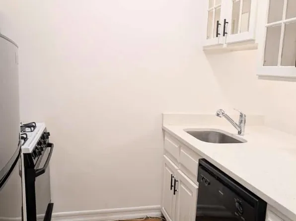 443 West 50th Street image 3 of 15