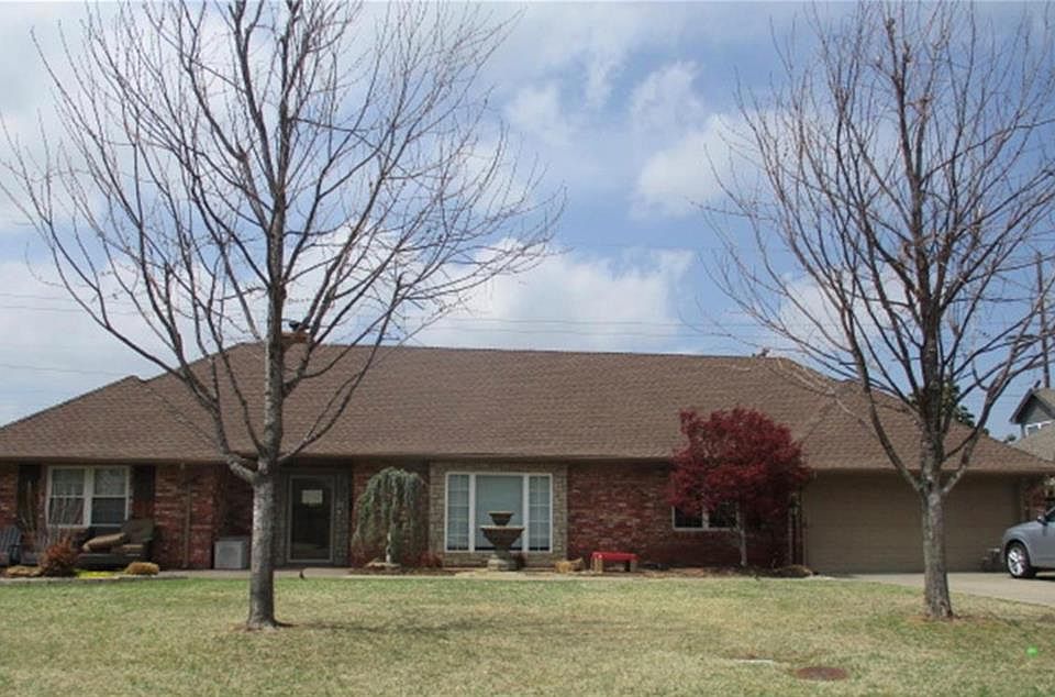 1st image of 8717 Lakehurst Dr
