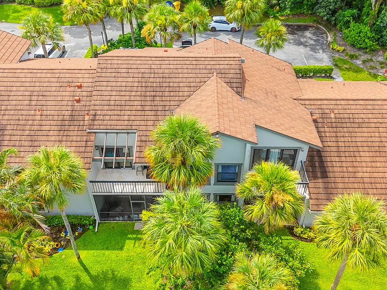 11397 Pond View Dr #E202 — Photo 37