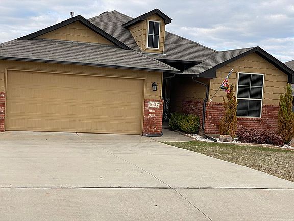 2nd image of 2217 Diana Dr