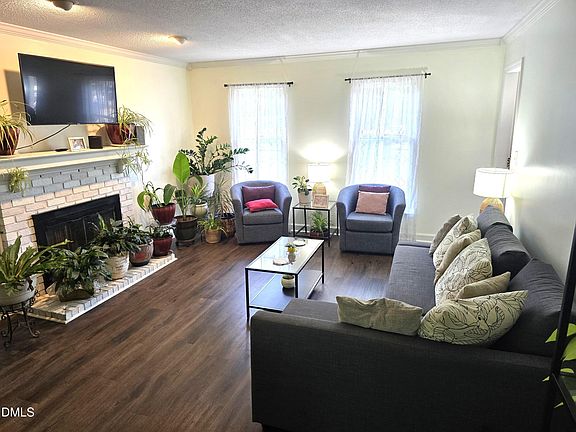 2nd image of 142 Edinborough Dr
