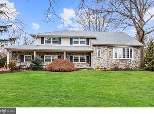 211 Georgian Dr, Cinnaminson, NJ 08077