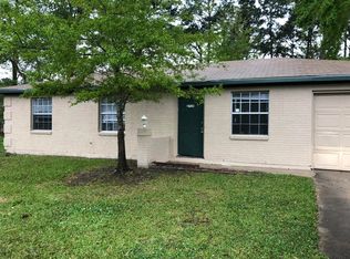 2735 Ridgeway Dr, Gautier, MS 39553