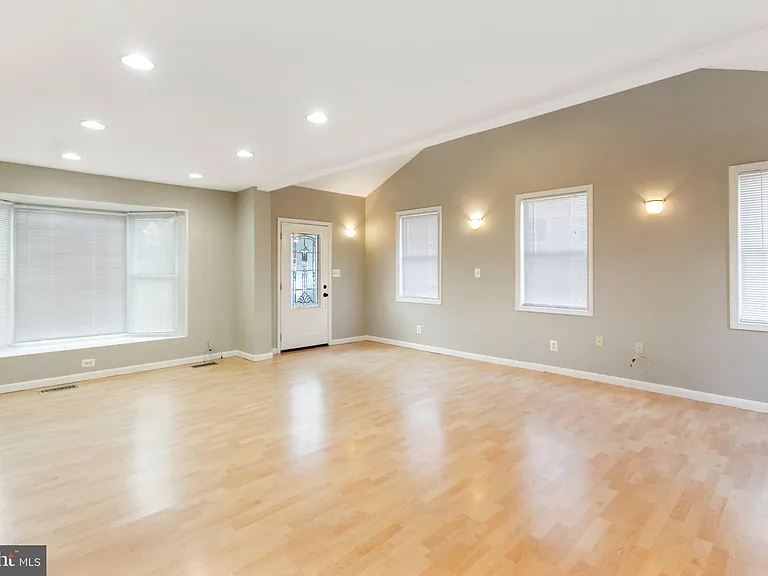 6341 Dogwood Pl — Photo 16