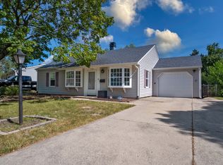 715 Lincolnwood Dr, Streamwood, IL