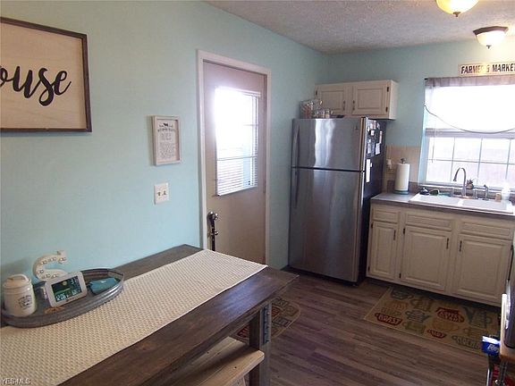 5th image of 1487 Munroe Falls Ave
