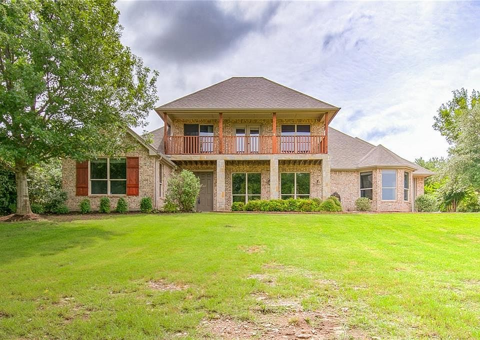 1st image of 709 Goldeneye Dr