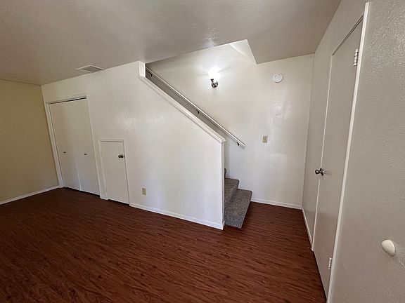 5th image of 49400 River Park Rd