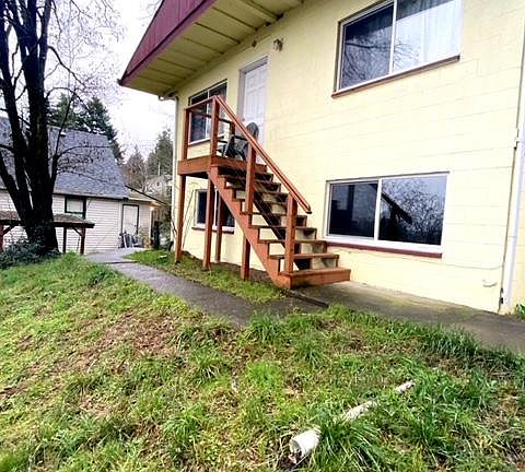 2nd image of 1203 Oyster Bay Ave S #B