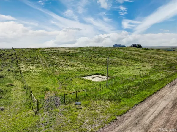 5496 S Tom Bay Court, Bennett, CO 80102