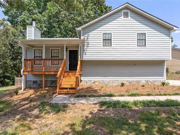 2201 Cedar Creek Ln, Lithia Springs, GA 30122