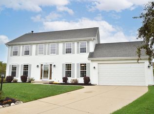 1204 Kestrel Ct, Waukesha, WI 53189