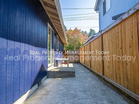 4th image of 22422 45th Ave E