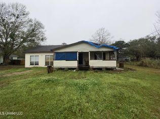 5025 East St, Moss Point, MS 39563