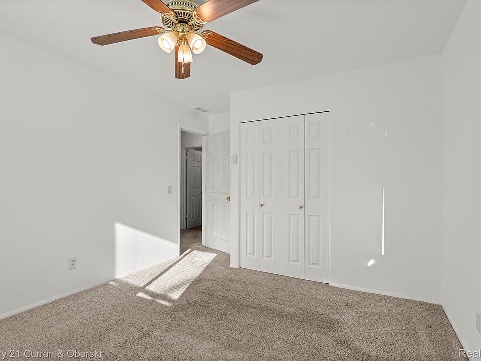 201 W Peterson Dr, photo 12