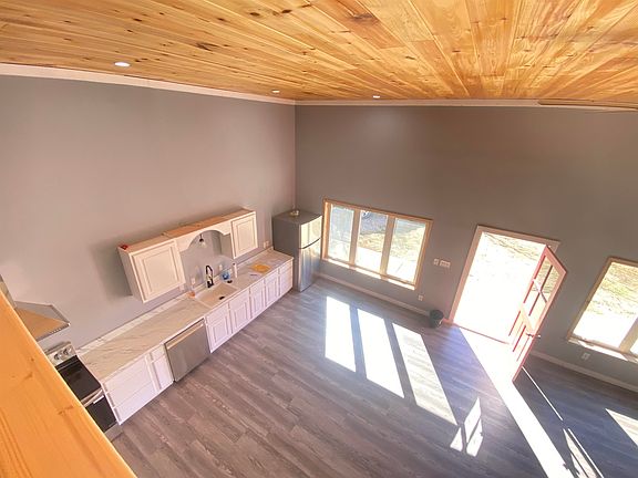 5th image of 209 Robison Rd