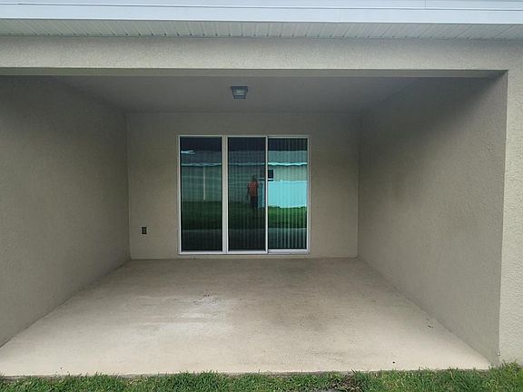 4th image of 403 Grande Vista Blvd