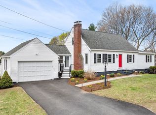 4 Bedford Ter, Woburn, MA 01801