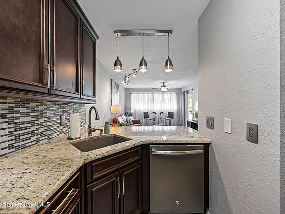 5th image of 225 Ocean Park Ln #V53