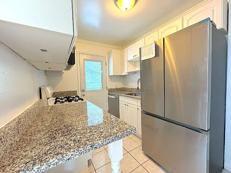 5700 Fenwick Dr — Photo 10