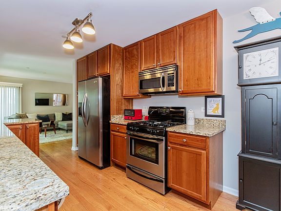 5th image of 132 Finstad Dr #132