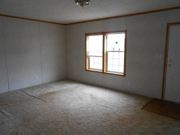 3rd image of 3016 Farm Pond Ln