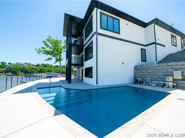 439 Redbud Ct, Lake Ozark, MO 65049