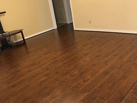 3rd image of 2225 N Park Ave