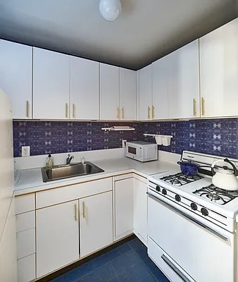 Rented by Corcoran | media 14