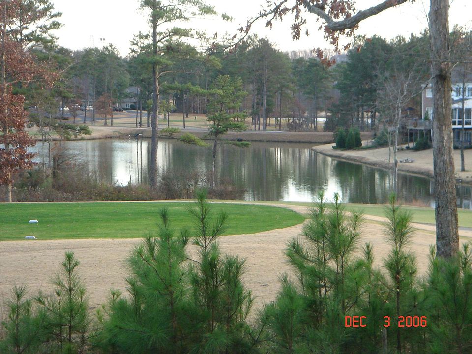 2nd image of 1015 Sycamore Ln