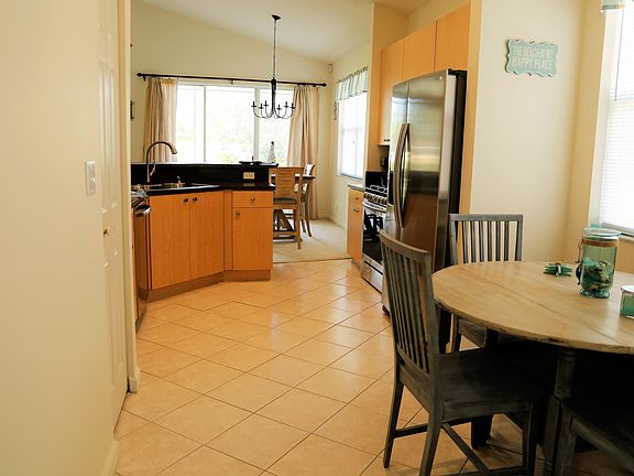 4th image of 113 NW Pleasant Grove Way