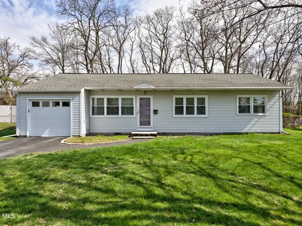 19 Stirrup Drive, Colonie, NY 12205