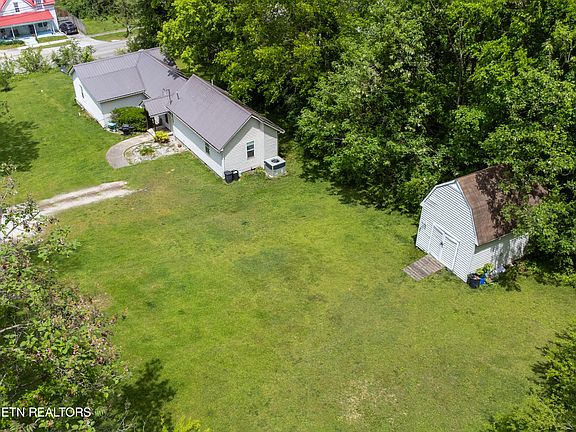 3rd image of 630 N Kingston Ave