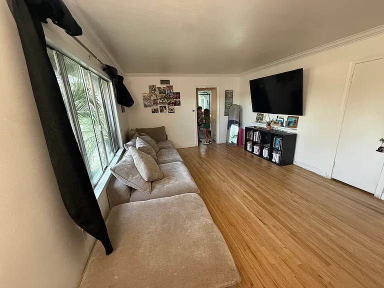 14833 Stanton Ave — Photo 8