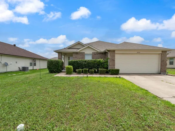1822 Brookwood Dr, Terrell, TX 75160