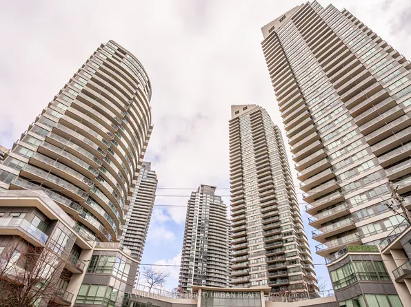 15 Legion Rd #1002, Toronto, ON M8V 0A9